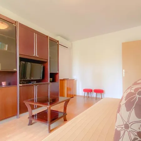 Olga Apartment *