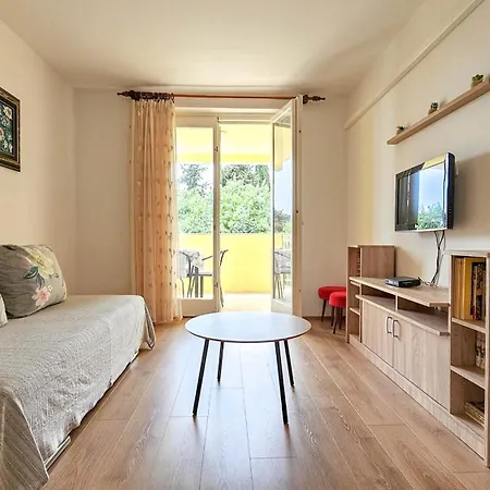 Olga Apartment *