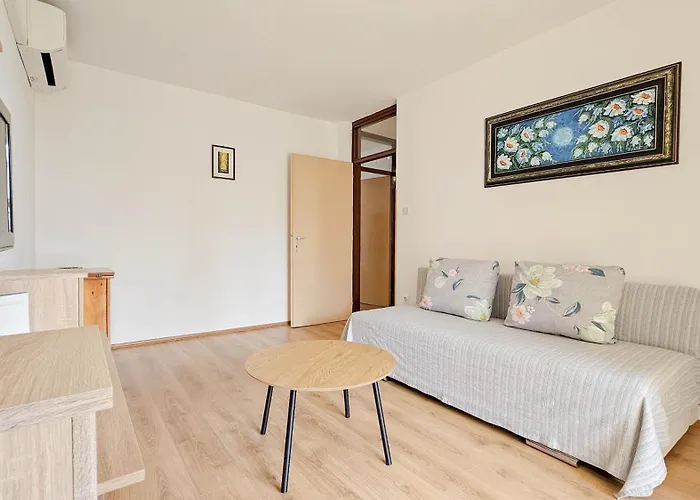 Olga Daire Novigrad Istria